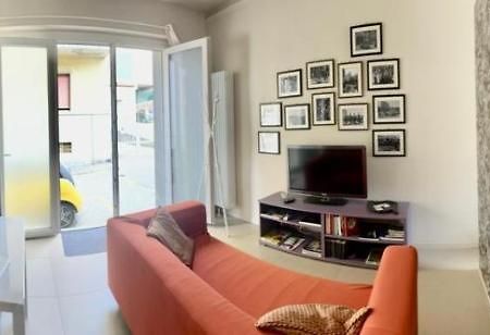 Piccolo Loft In Centro Asti Apartment Exterior photo