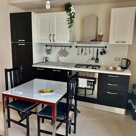 Piccolo Loft In Centro Asti Apartment Exterior photo